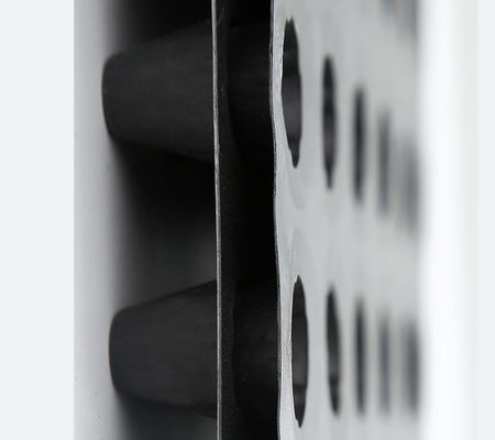 Les HANCHES noires Dimple Plastic Drainage Board ISO9001 ont délivré un certificat